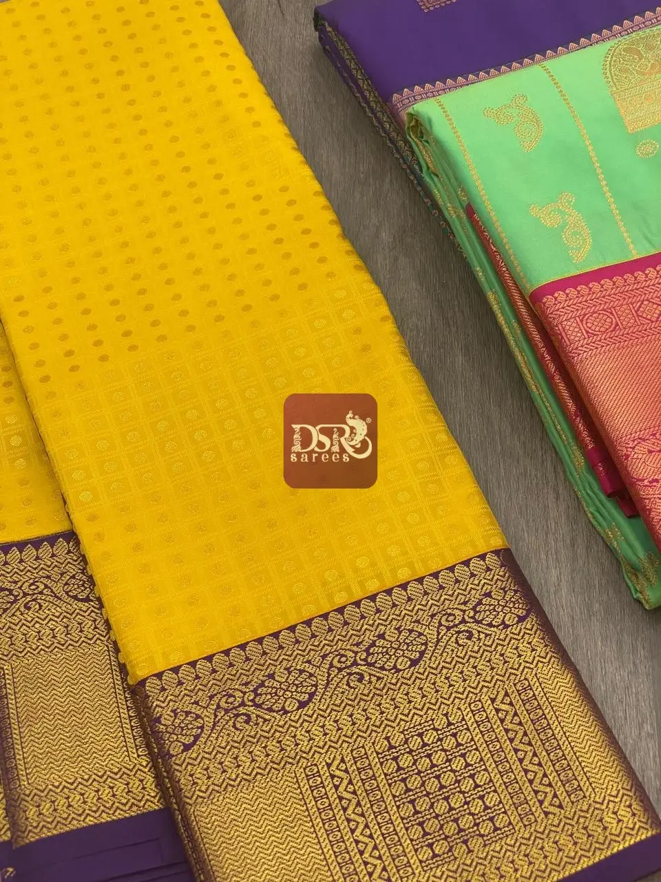 1000 Butta Korvai Border Saree