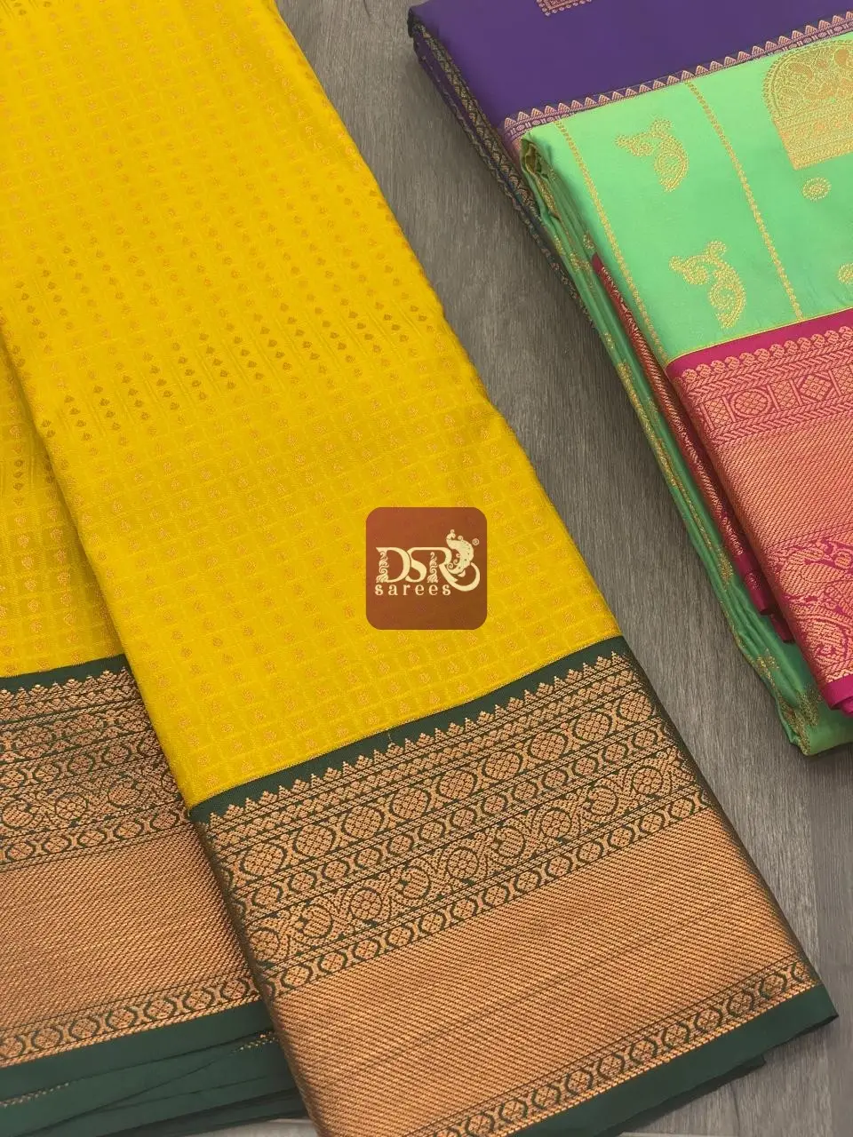 1000 Butta Korvai Border Saree