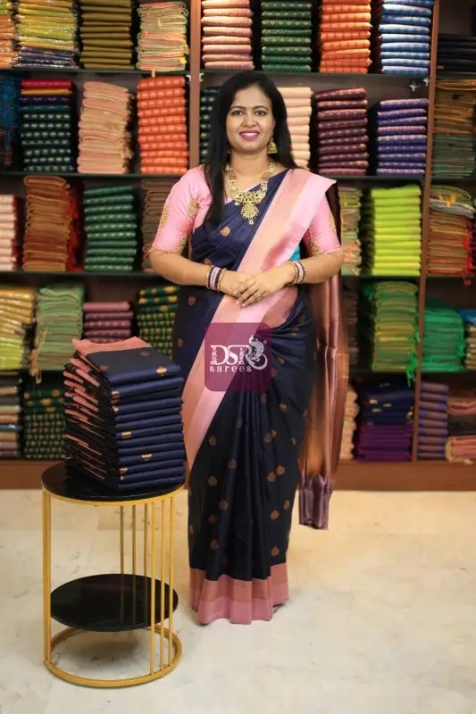 Semi Retta Patta Saree