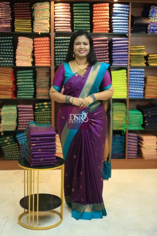 Semi Retta Patta Saree