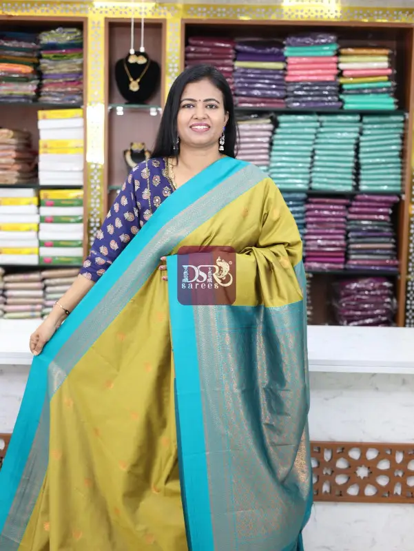 Semi Retta Patta Saree